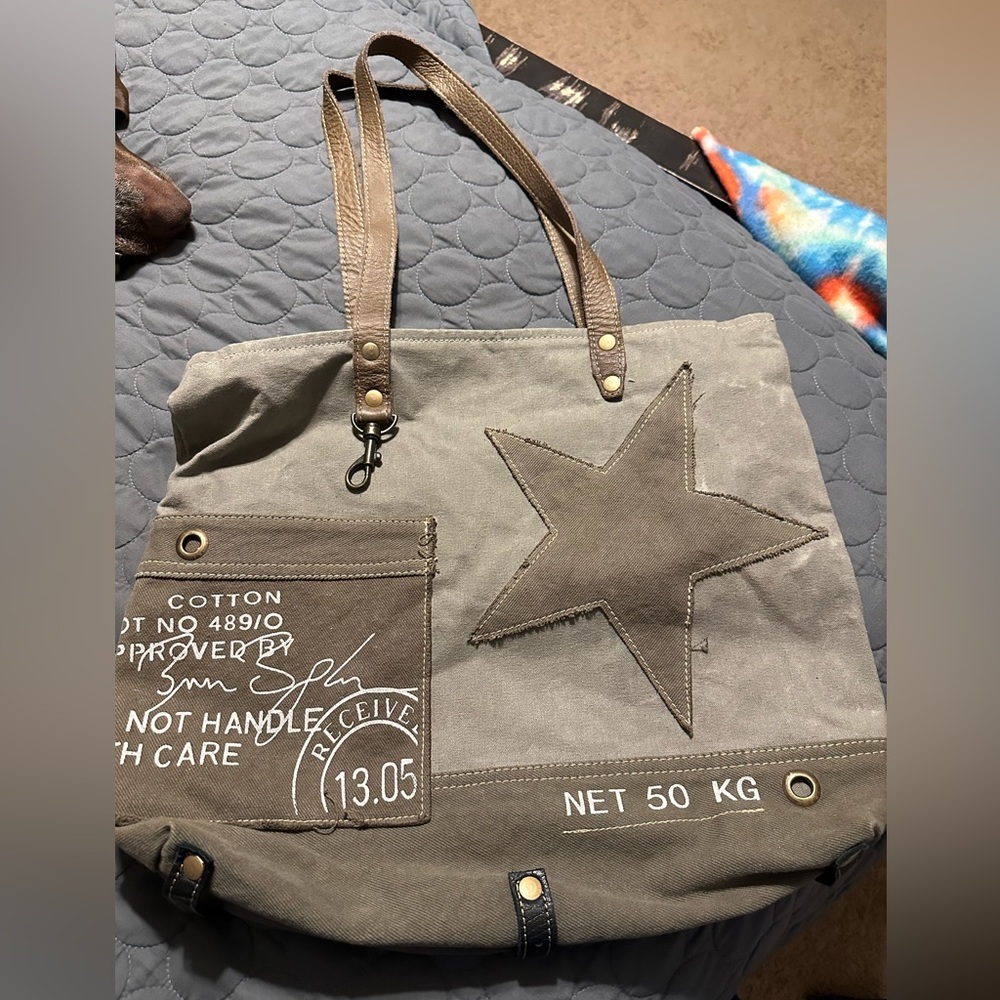 MYRA BAG TOTE